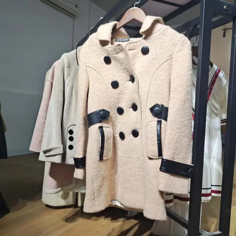 Abbigliamento di seconda mano cappotto pettinato da donna usato giacca invernale usata dalla classe A della cina