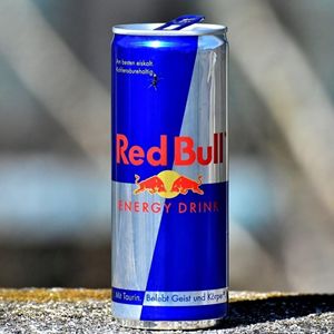 自動販売機スーパーマーケットおよび販売代理店向け工場直送レッドブルエネルギードリンク250ml - Product Image 1