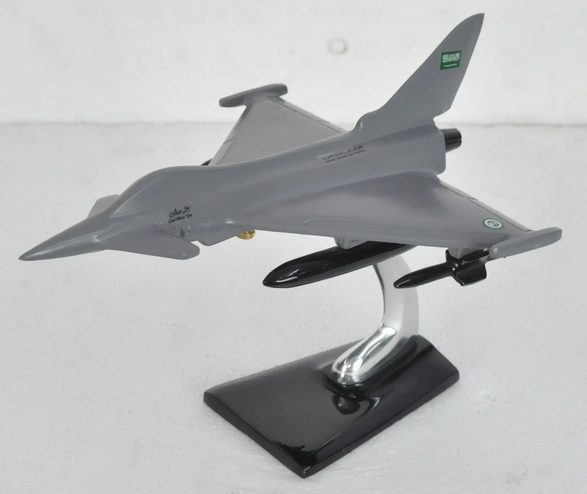 Royal Saudi Airforce Typhoon Fighter modelo de avión con recubrimiento en polvo 12 ''pulgadas gris Metal aluminio
