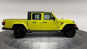 Used 2023 <strong>Jeeps</strong> Gladiators 4x4 Overland 4dr Crew Cab 5.0 ft. SB , Accident-Free &amp; Warranty Assurance.