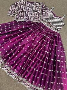 美しいきらめきのフェイクジョーゼットスパンコール刺Embroidery作品で装飾された新着ジョーゼットLehengaCholi with Dupatta