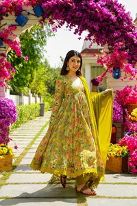 Kadınlar çiçek baskı Anarkali Kurta ile pantolon & Dupatta ile Dupatta fiyat pazarı hindistan etnik tasarımcı <span class=keywords><strong>Kurti</strong></span> toptan - Product Image 4