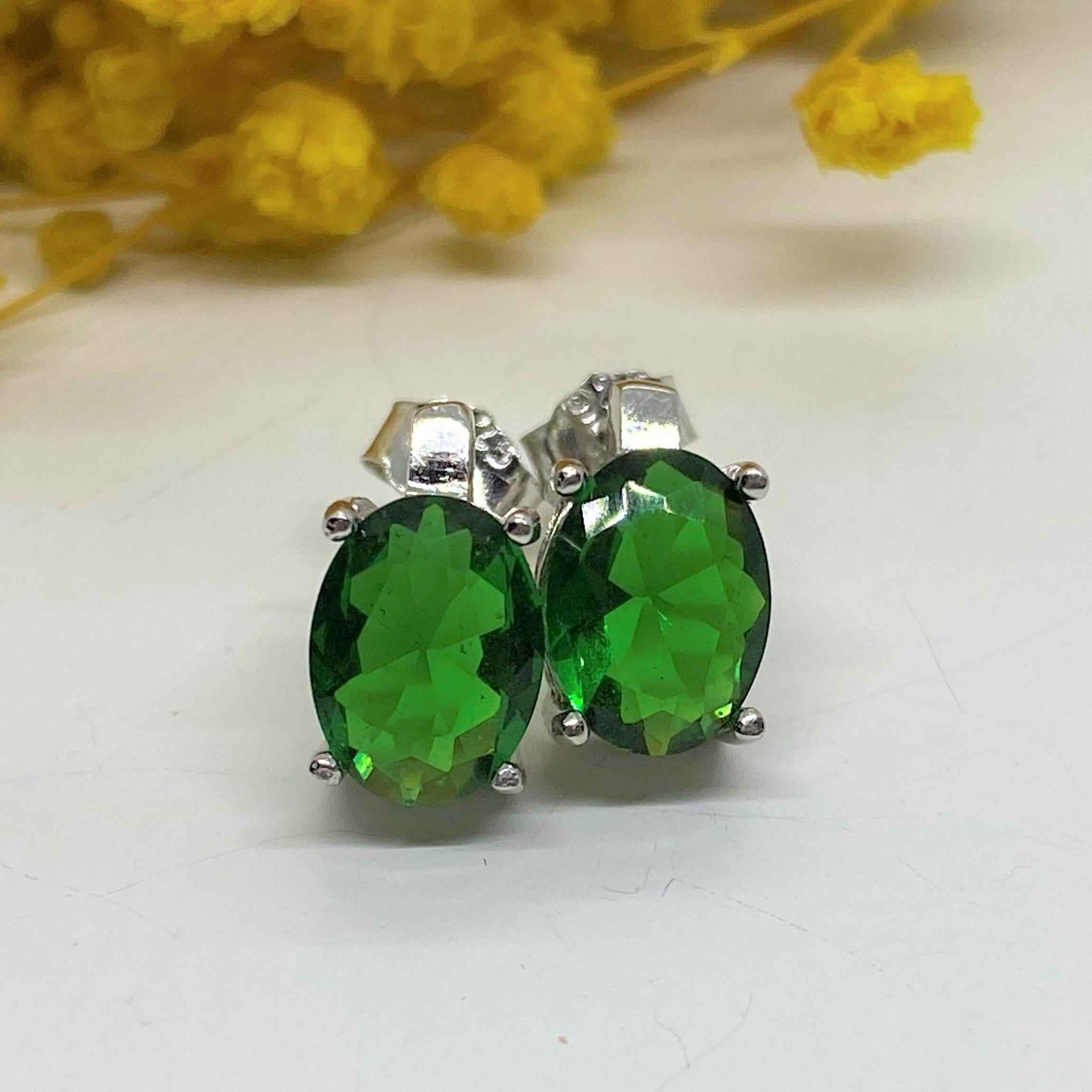 สีเขียว