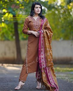 結婚披露宴用のカーディシルクデュパッタエスニックボリウッドスーツをセットしたデザイナーインドの女性用コットンクルタセットにはクルティパンツが含まれています