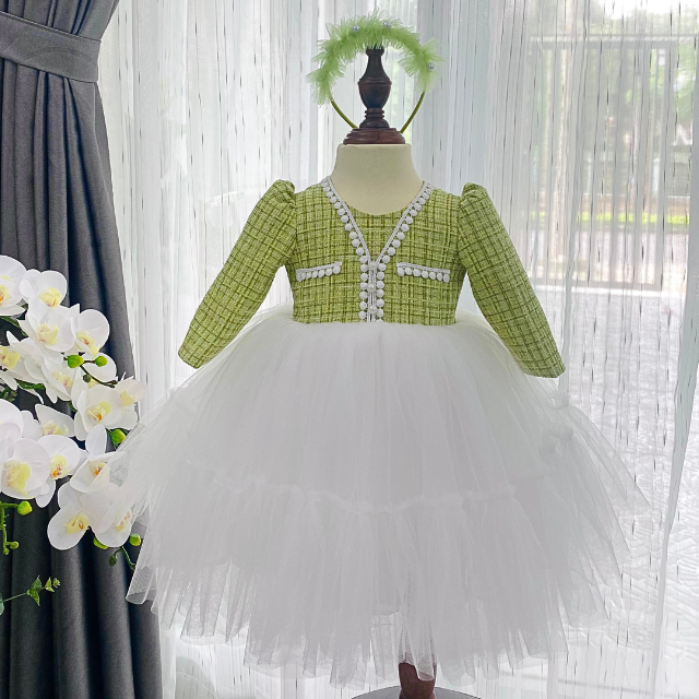 สีเขียวและสีขาว