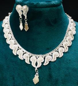 インドのファッションジュエリーチョーカー女性用卸売メーカーバルクコモロスタイルチェーンネックレス - Product Image 1