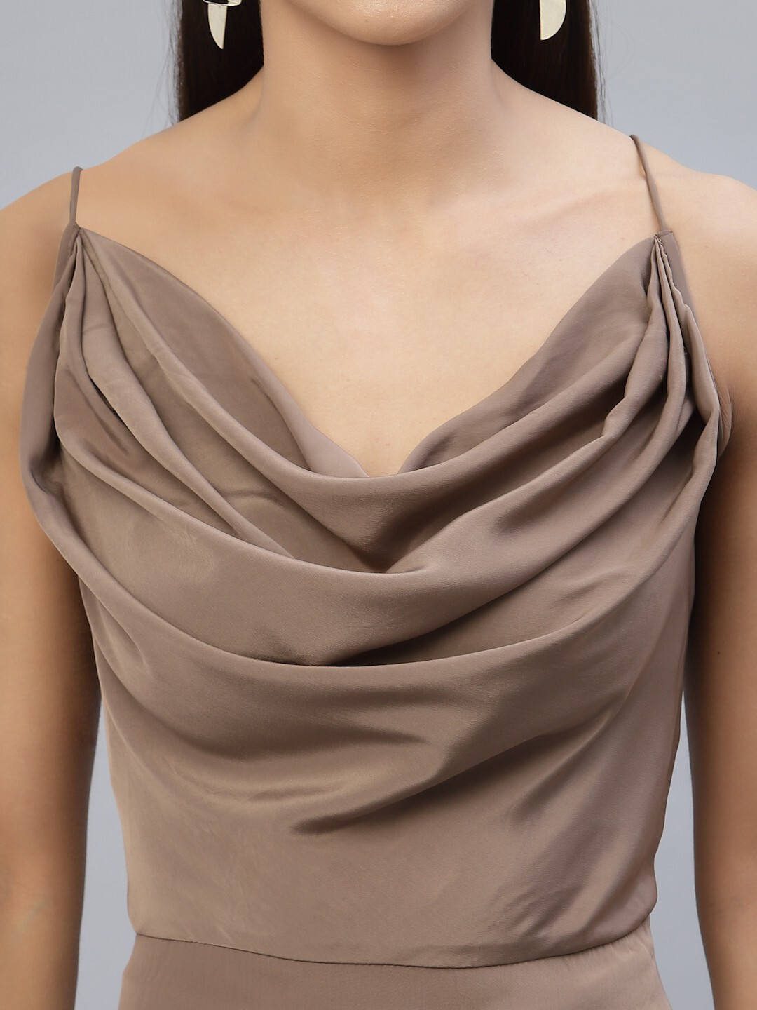 สีน้ำตาล