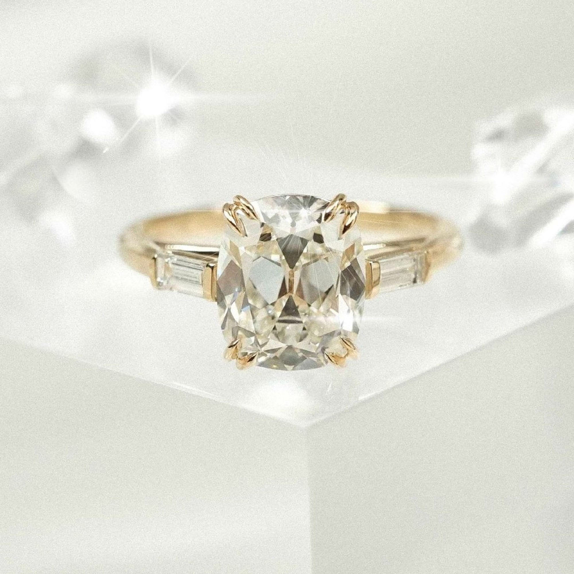 สีเหลืองทอง