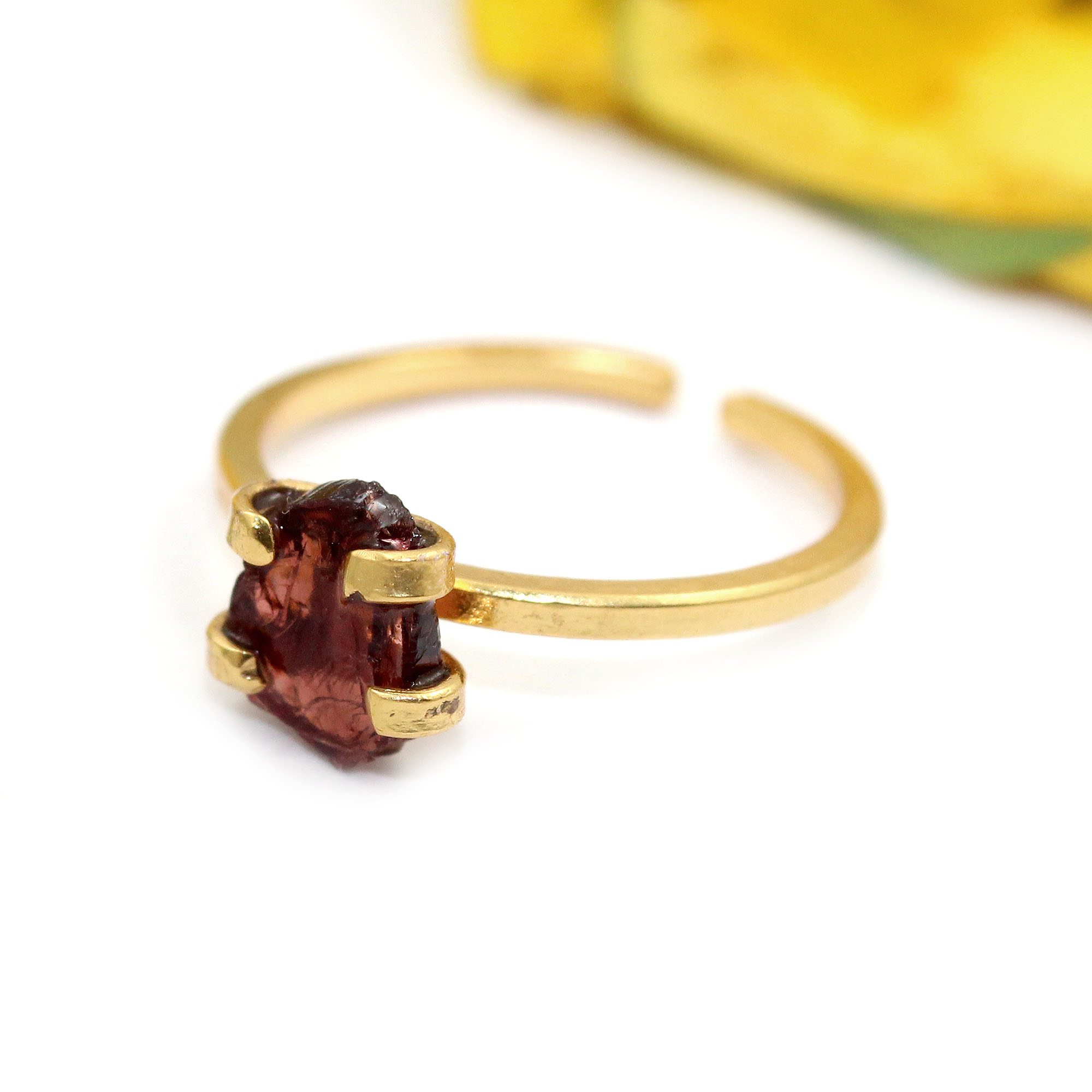 Piedra roja del granate