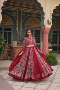 印度最新设计师服装人造丝Lehenga Choli & Dupatta，配有Gota Patti蕾丝和印花Kali图案作品