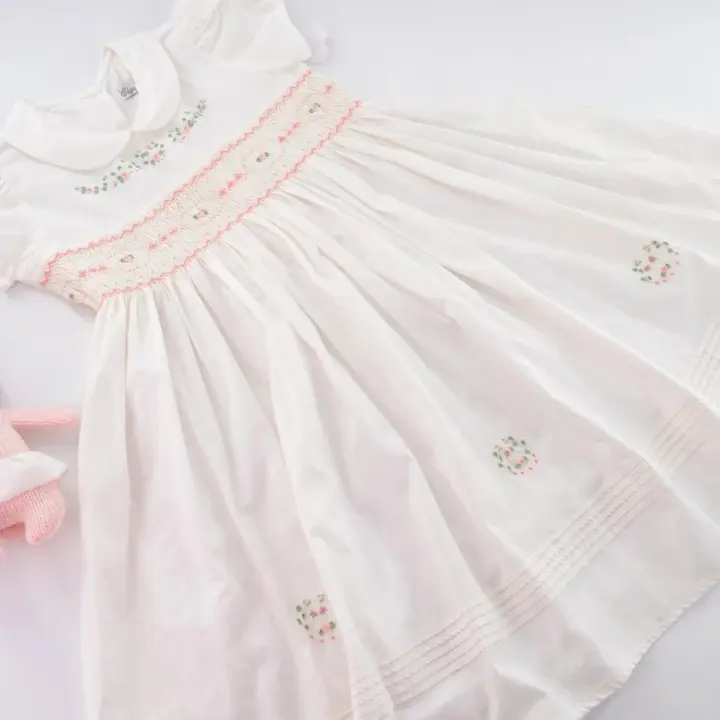 Bellissimo vestito in cotone giapponese di lusso bianco Smocked 2AU abbigliamento smocked di alta qualità, abiti per ragazze, abbigliamento per bambini