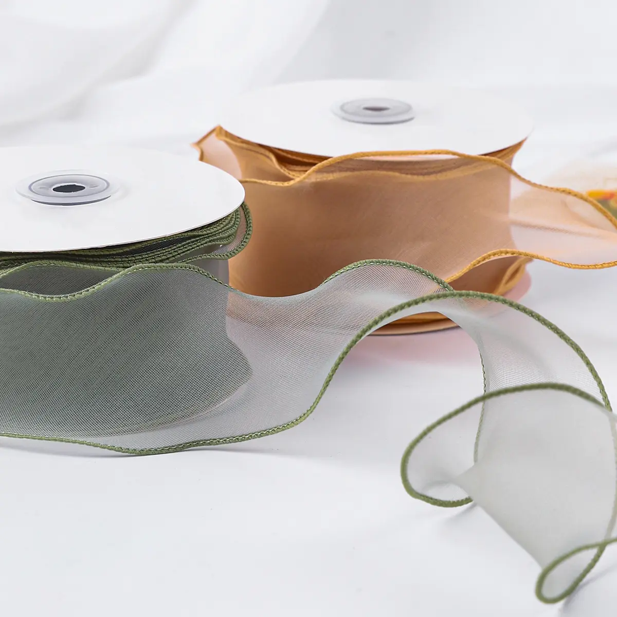 Fabricante tejido con bordes de doble cara cinta de tul transparente organza gasa embalaje cinta color diseñador lazo cinta
