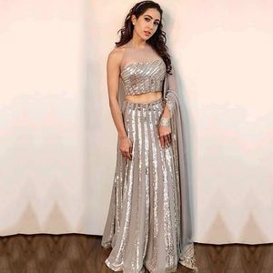 高品质独家盛开乔其纱<span class=keywords><strong>Lehenga</strong></span> <span class=keywords><strong>Choli</strong></span>热卖西服序列刺绣作品婚礼Ghaghra <span class=keywords><strong>Choli</strong></span>
