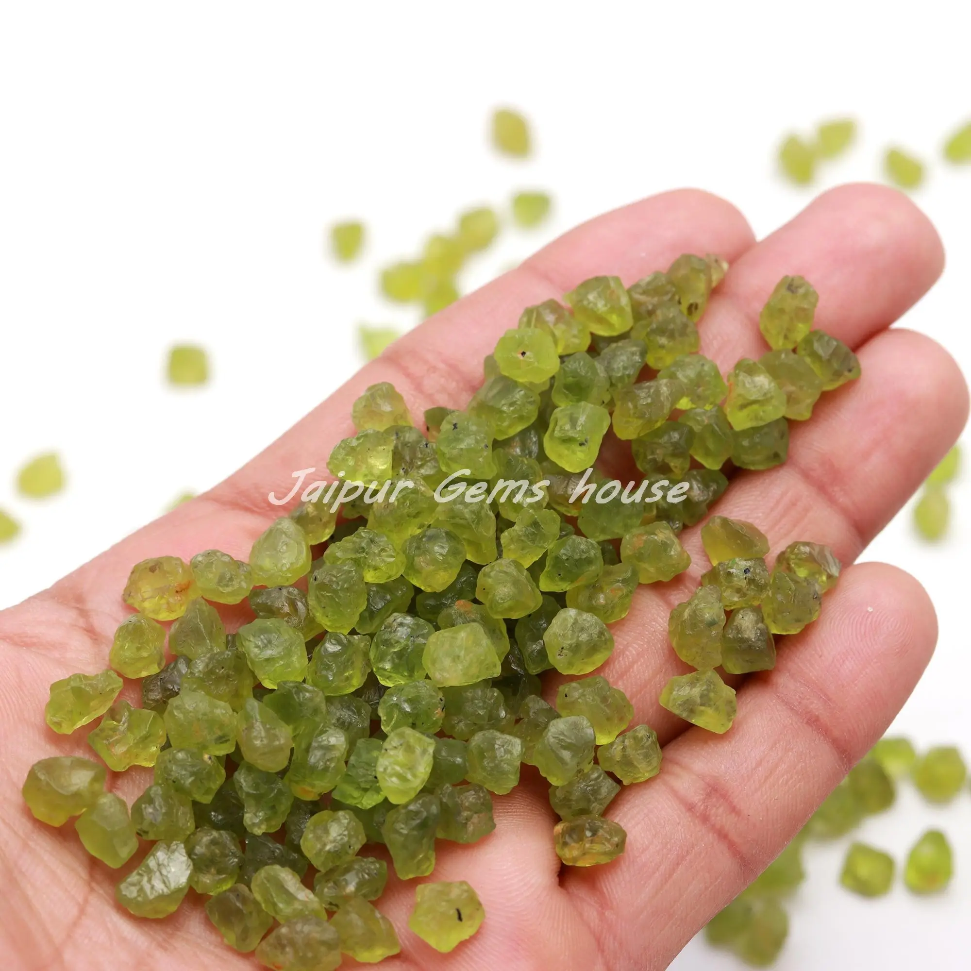 Fili di perline di pietre preziose grezze/grezze di pietra di peridoto verde naturale di vendita calda per perline di produzione di collane perline di cristallo di pietre preziose