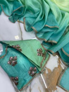 ステッチブラウスSari EMBROIDERYレースボーダーボリウッドスタイルウェディングサンギートパーティー見事な外観<span class=keywords><strong>2025</strong></span>インドのMehendiグリーンサリー