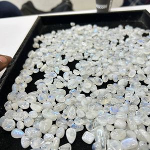 Woow Amazing Nice Quality of Natural Rainbow Moonstones Weight: 1 <strong>kg</strong>