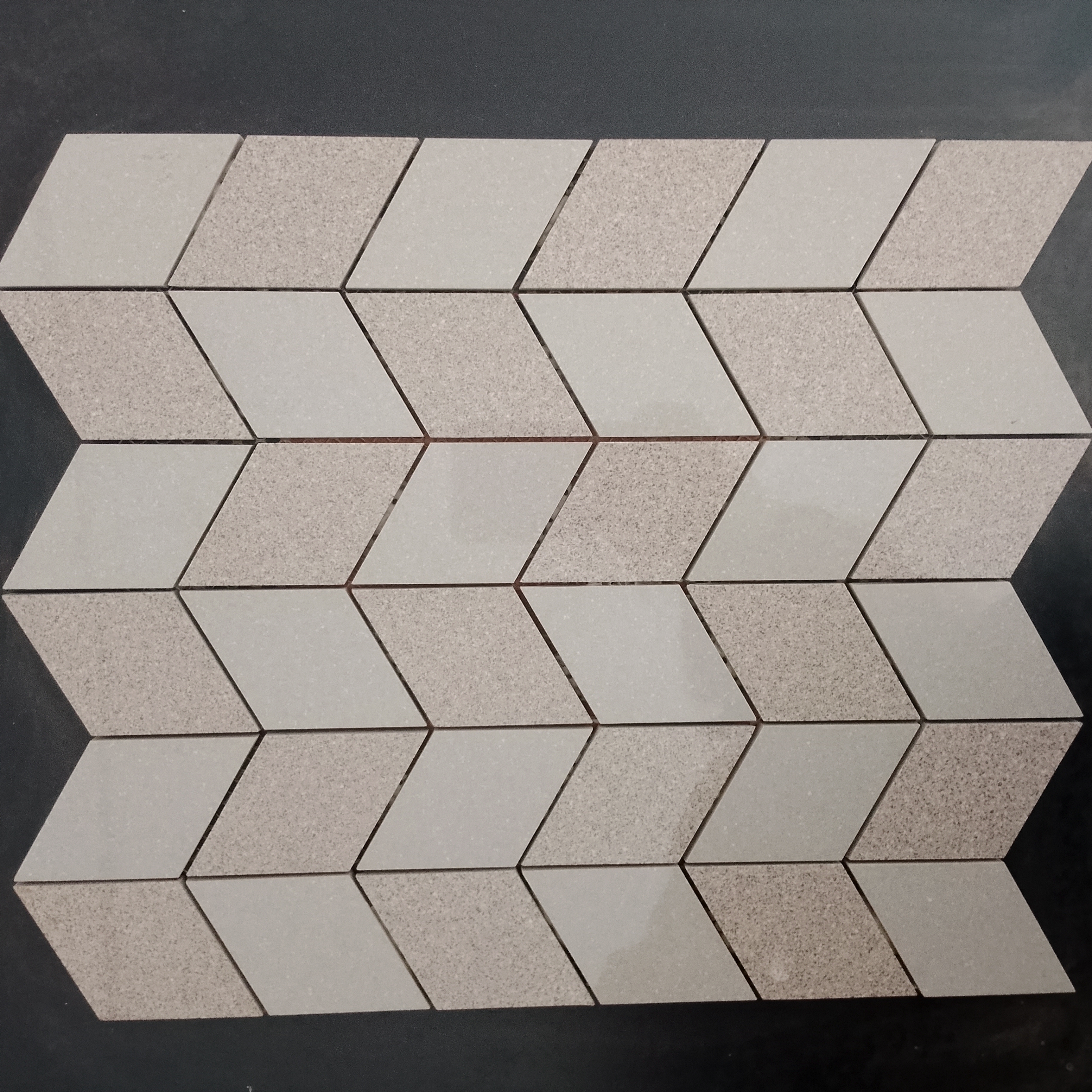 Nut Brown / Dolphine