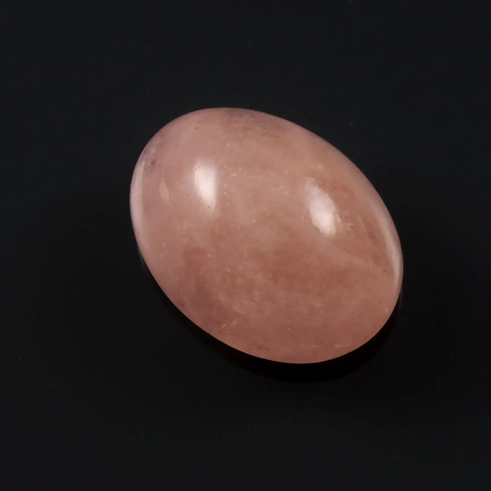 حجر موراغانيتي وردي بيضاوي الشكل من الأحجار الرخوة