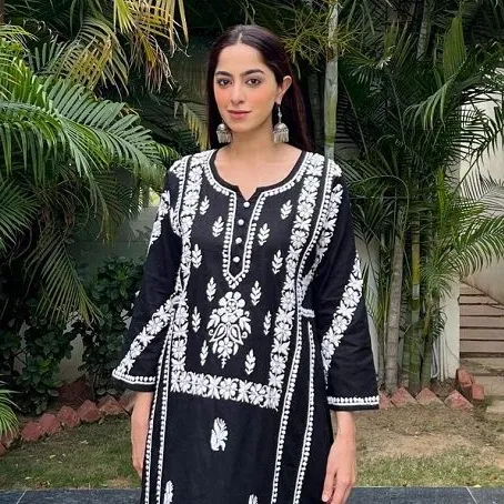 Artesanía etérea Kurti indio tradicional con bordado y pantalón coordinado Belleza consagrada por el tiempo para mujeres y niñas