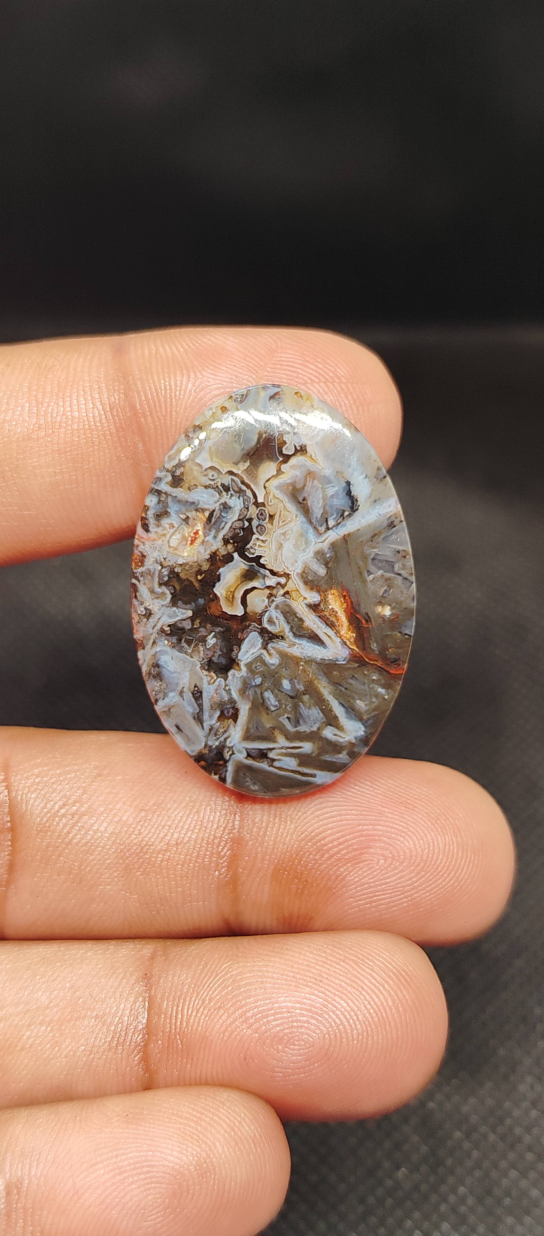 สีน้ำตาล