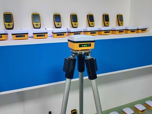 高精度Maskura GNSS RTKベース & ローバー、陸上測量用コントローラー付きIMU起動1 CM精度GPSRTKレシーバー - Product Image 4