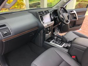 2021 Toyota Prado 2.8 GD6 VX SUV açık koyu iç manuel şanzıman dizel Turbo motor deri koltuklar FWD alüminyum R18 elektrikli - Product Image 5