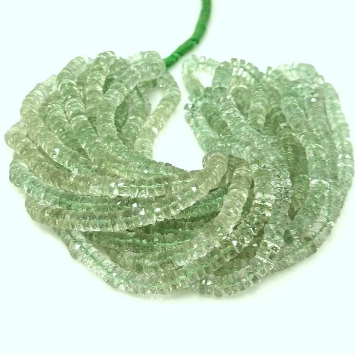 สีเขียว