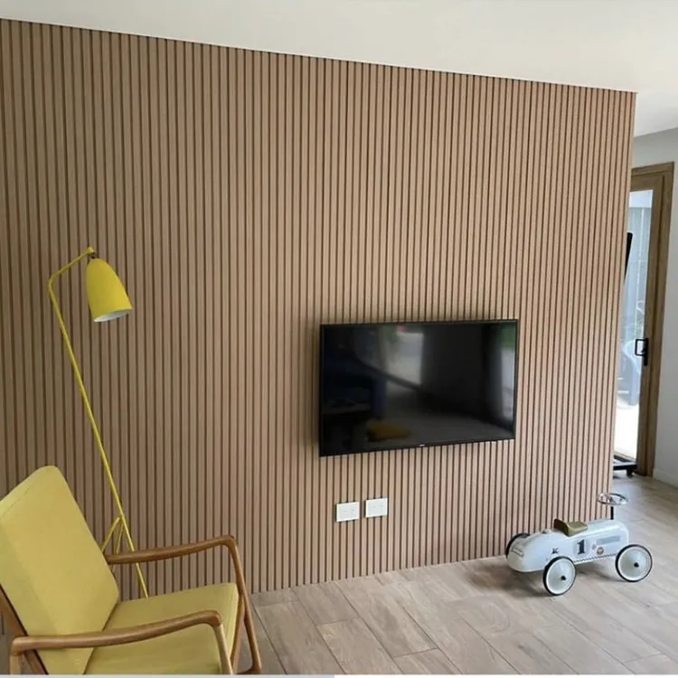 Panneaux muraux décoratifs intérieurs en bois couleur noyer faciles à installer