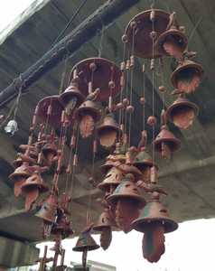 Özel yapılmış terracotta kil çan ve çan rüzgar çanları özel boyutlarda mevcut yeniden satış için ev ve bahçe mağazaları için ideal