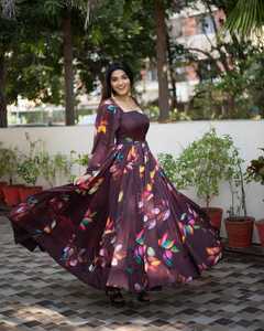 民族成人派对穿Lehenga Choli印度和巴基斯坦风格的礼服，型号为特殊场合 - Product Image 1