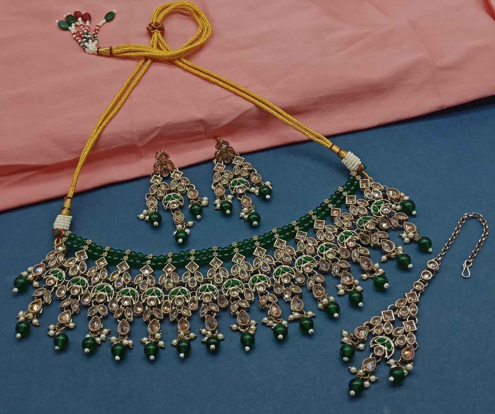 สีเขียว