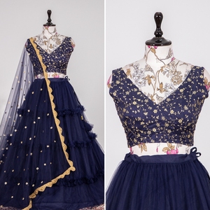 Moda hint geleneksel düz Net <span class=keywords><strong>Lehenga</strong></span> dizi nakış çalışması bluz ile Dupatta ve püsküllü bayan giyim