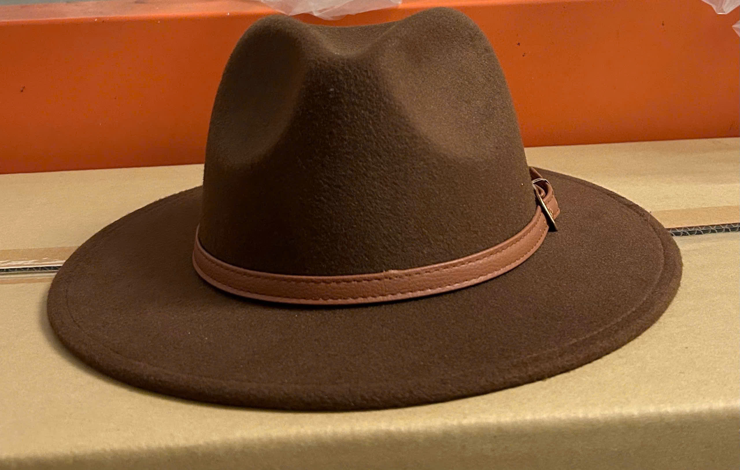 สีน้ำตาล