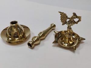 הסיטונאי מותאם אישית טווס פליז מפואר קרלה diya שמן מנורת לעמוד מסורתי diya diwali puja