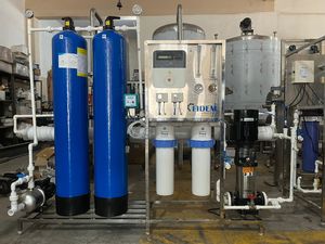 Aquatechplus 1000Lph反渗透系统，带膜泵和可编程控制器核心部件220伏电压1年保修价格合理 - Product Image 3