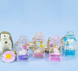 मूल त्वरित रेत शिल्प टिकाऊ प्लास्टिक कार्टून फैशन ड्रिफ्ट बोतल यूनिकॉर्न कुंजी श्रृंखला के साथ डिजिटल प्रिंटिंग तरल गति कीचेन - Product Image 3