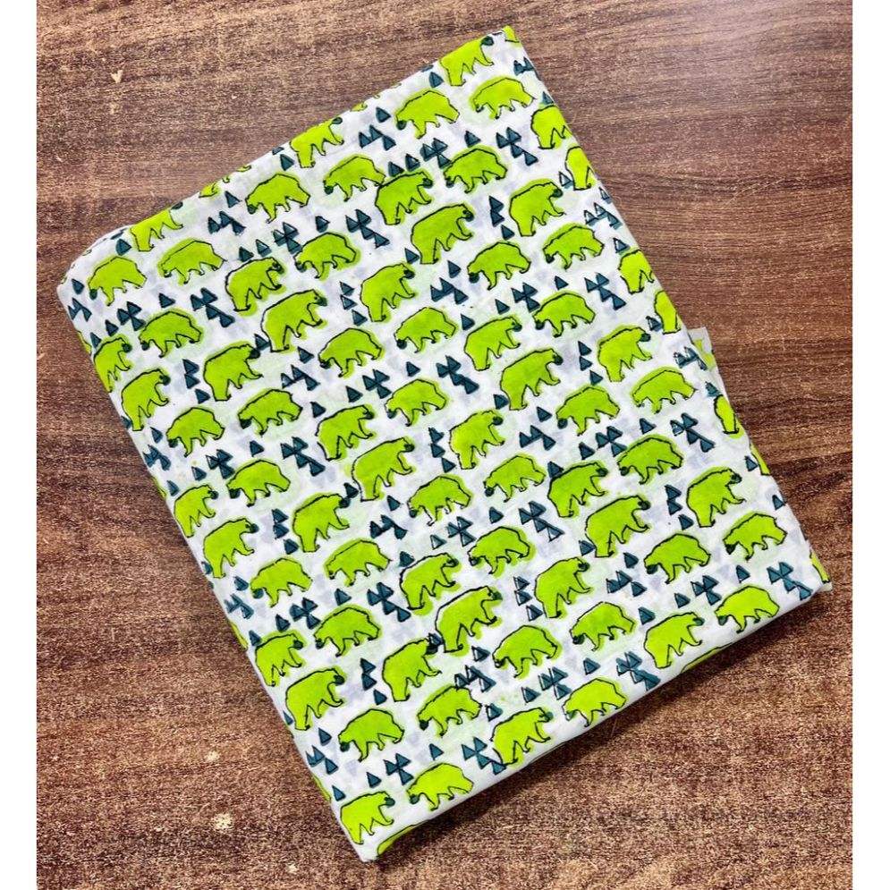 สีเขียวอ่อน