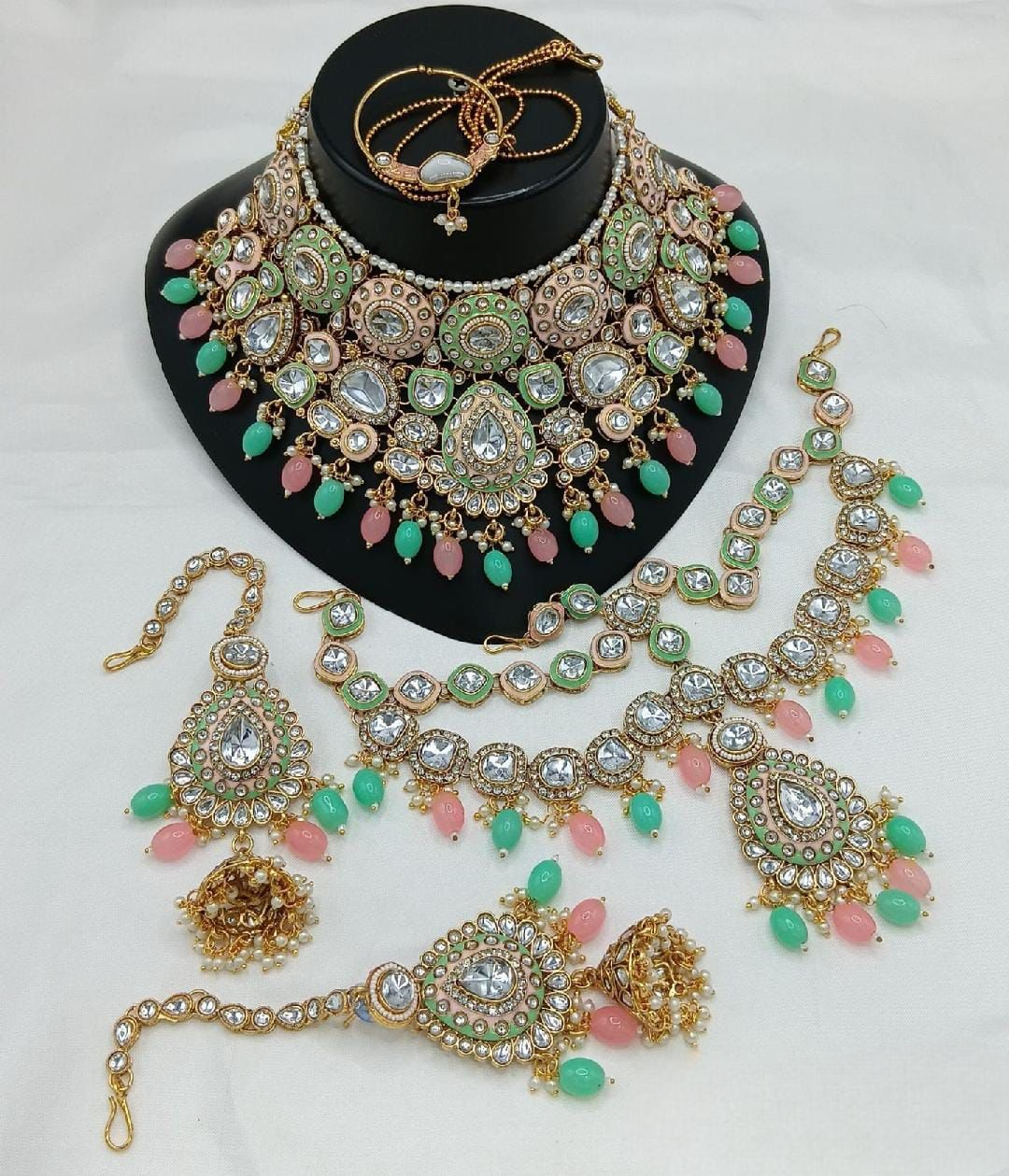 สีชมพูและมิ้นต์