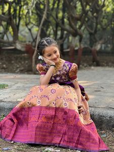 厂家直销价格Kanjivaram真丝面料<span class=keywords><strong>Lehenga</strong></span> <span class=keywords><strong>Choli</strong></span>儿童全缝制传统印度婚礼派对服装