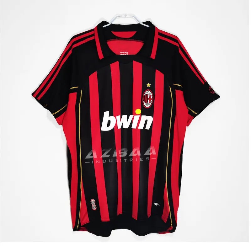 Erhalten Sie Ihr eigenes Logo Champions League Finale Fußball rote und schwarze Streifen Retro AC Mailand Fußballtrikots