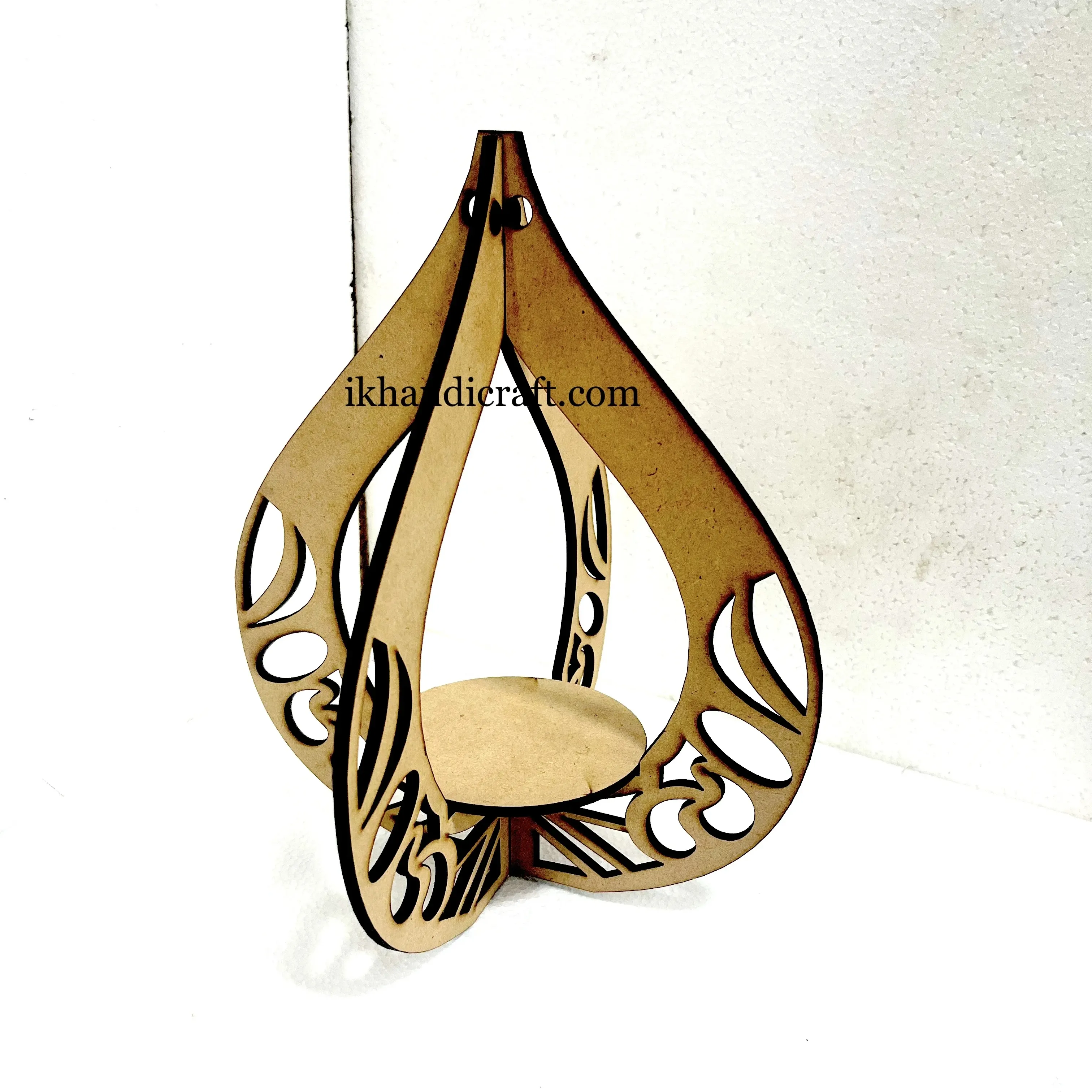 Direkt ab Werk Laser Cut Hanging Planter Holder in Falt verpackung mit hängender Makramee-Schnur und Stahlring anpassen