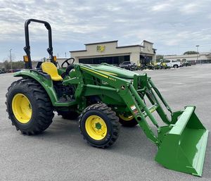 新しいjohn deerトラクターjohnn deere 3038Eコンパクトユーティリティトラクター4WD E-ハイドロトラクターローダーとグラプルが発売中