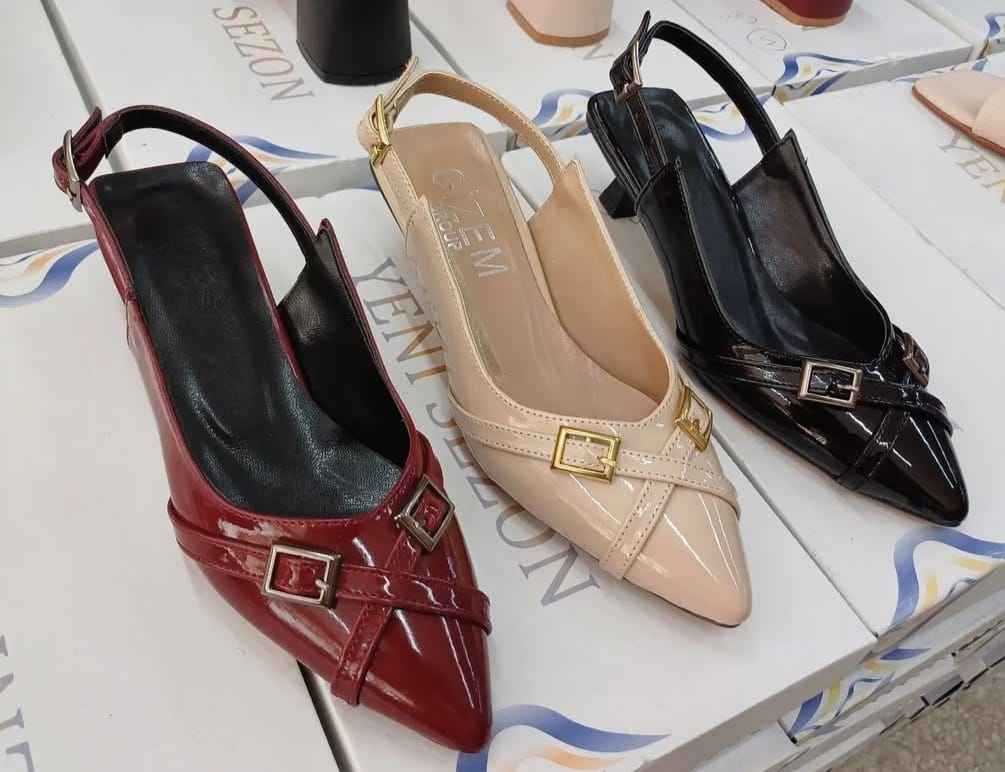 สีน้ำตาล