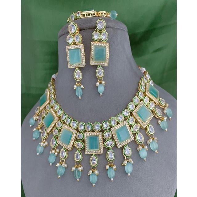 สีฟ้าน้ำทะเล