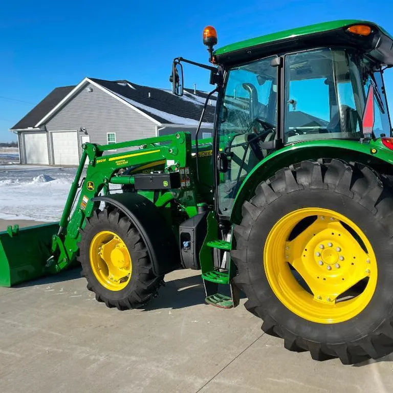 Новый трактор Johnn Deere 5100 м с фронтальным погрузчиком/трактор John Deere мощностью 100 л.с.