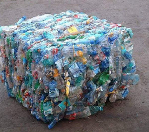 ベールのペットボトルスクラップミックスカラープラスチックスクラップ