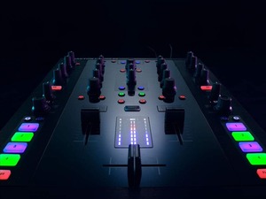 热卖Kontrol Z2音频控制台DJ混音器