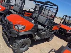 完全に機能するKUBOTA RTV900ユーティリティバギーX1110モデル油圧リアチッピング25hp、3気筒ディーゼルエンジン搭載