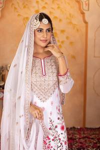 Nakış iş üst dijital baskı ile zarif Chinon Dupatta Plazo Set düğün resepsiyonları ve geleneksel etkinlikler için mükemmel - Product Image 5