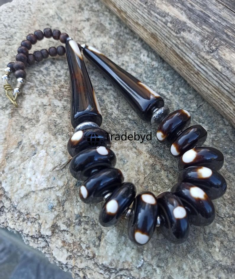 Available in different colore